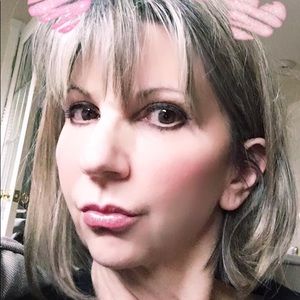 Meet your Posher, Connie